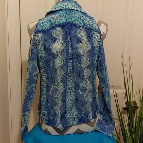 💚5/$25💚I-N-C size Small blouse w/rhinestone buttons - Picture 5 of 10